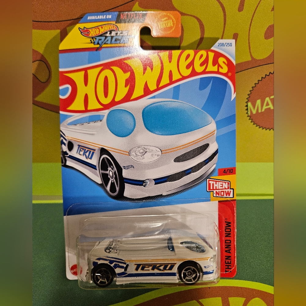 HotWheels TEKU White and Blue Deora II Car